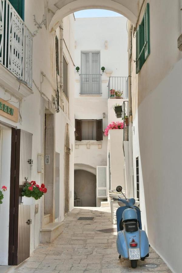 Casetta Del Vicolo Orologio Cisternino Exterior photo